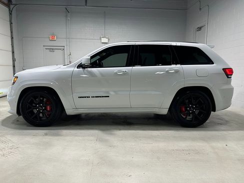 Used 2020 Jeep Grand Cherokee SRT image 23