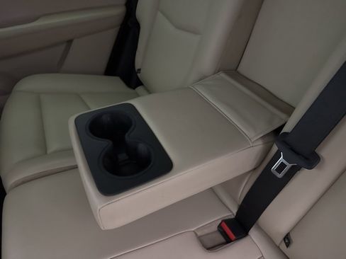 Used 2018 Cadillac XT5 AWD image 39