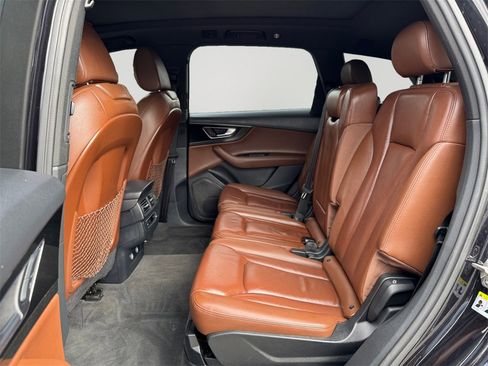 Used 2018 Audi Q7 3.0T Premium image 15