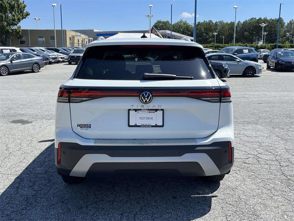 Certified 2025 Volkswagen Tiguan S FWD image 5