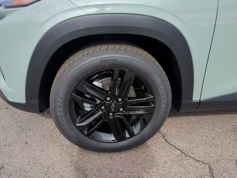 New 2026 Chevrolet Trax ACTIV w/ Sunroof Package FWD image 32