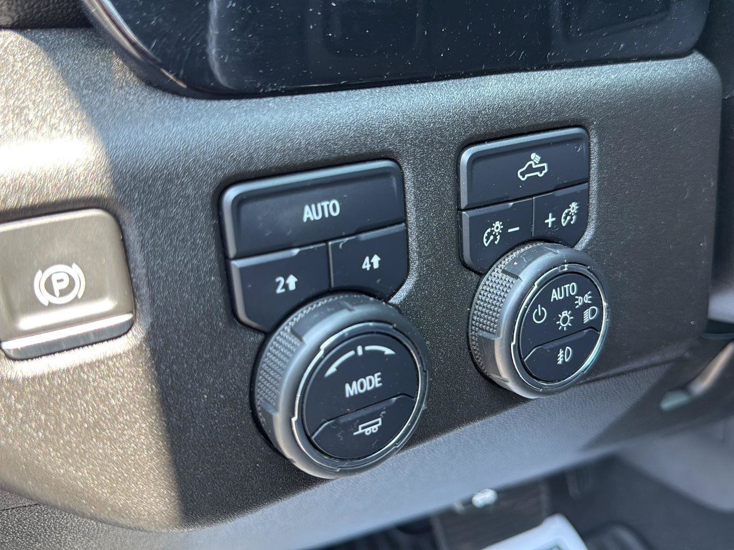Used 2024 Chevrolet Silverado 1500 RST AWD/4WD image 33