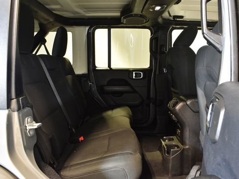 Used 2018 Jeep Wrangler Unlimited Sahara w/ Cold Weather Group image 29