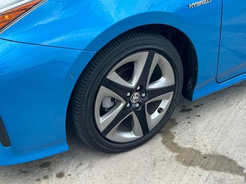 Used 2021 Toyota Prius XLE FWD image 9