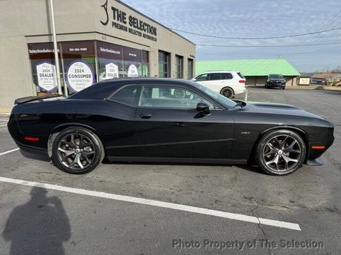 Used 2019 Dodge Challenger R/T w/ Driver Convenience Group image 15