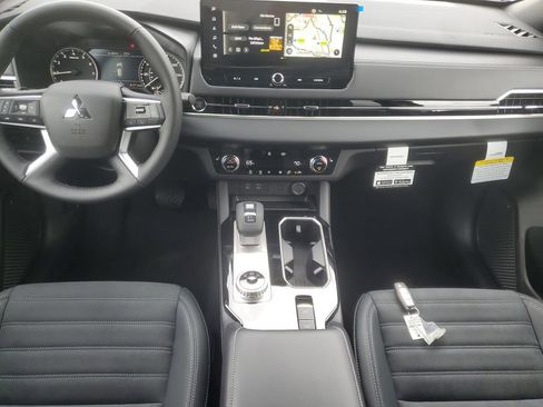 New 2026 Mitsubishi Outlander LE AWD/4WD image 22