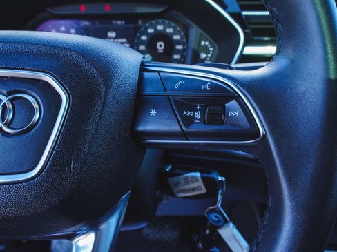 Used 2025 Audi Q3 2.0T Premium image 24