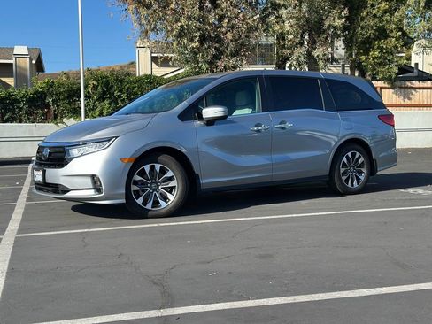 Used 2024 Honda Odyssey EX-L image 1