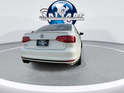 Used 2017 Volkswagen Jetta GLI image 8