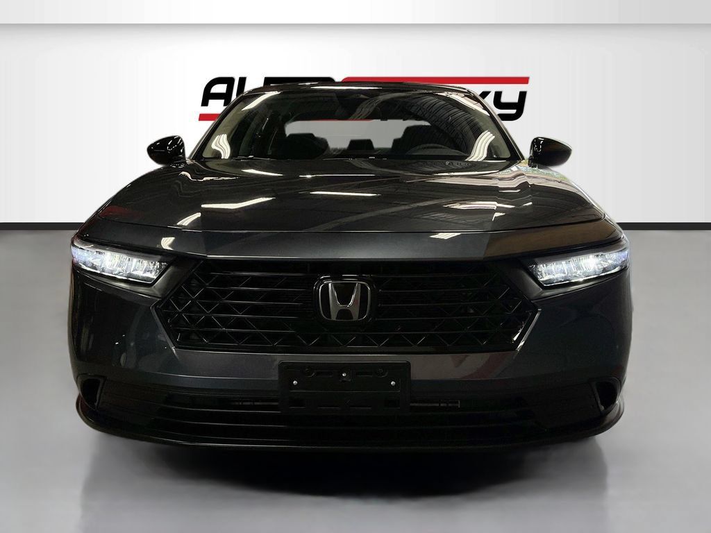 Used 2025 Honda Accord SE image 2
