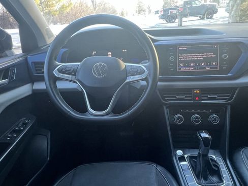 Used 2022 Volkswagen Taos SE image 30