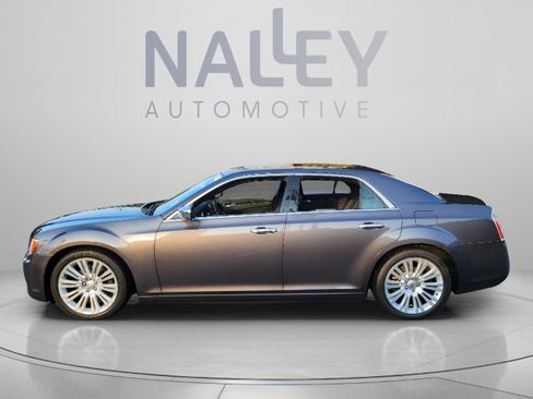 Used 2013 Chrysler 300 C RWD image 2
