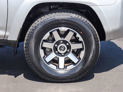 Certified 2023 Toyota 4Runner TRD Off-Road Premium AWD/4WD image 11