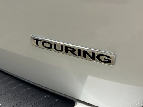New 2026 Honda Odyssey Touring image 7