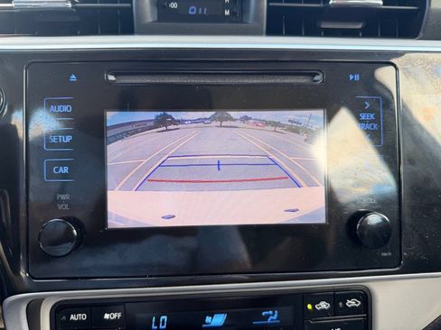 Used 2019 Toyota Corolla LE FWD image 13