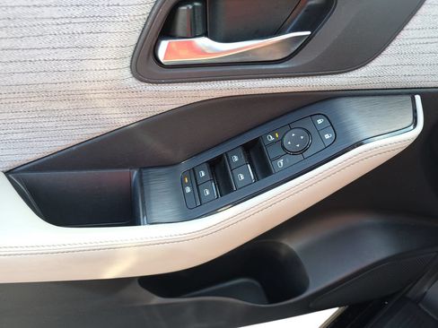 Used 2023 Nissan Rogue SV FWD image 26