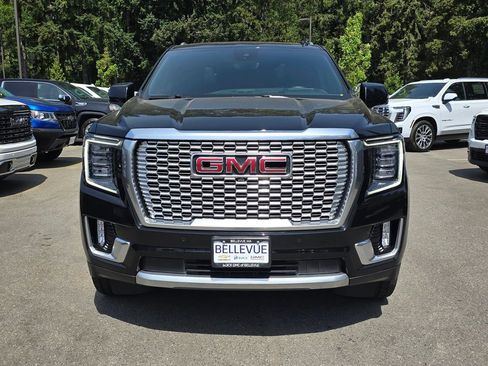 Used 2023 GMC Yukon XL Denali w/ Denali Reserve Package AWD/4WD image 8