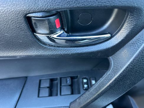 Used 2017 Toyota Corolla SE w/ Carpet Mat Package (TMS) image 10