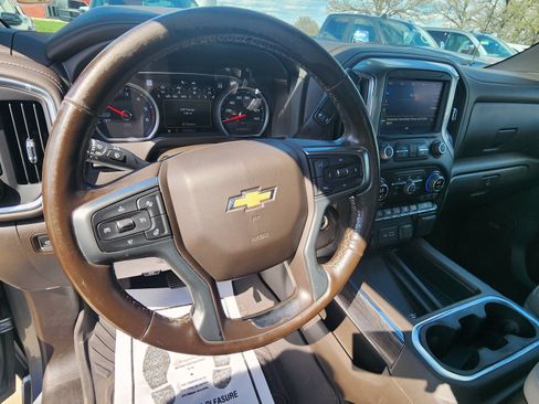 Used 2021 Chevrolet Silverado 1500 LTZ w/ Technology Package AWD/4WD image 15