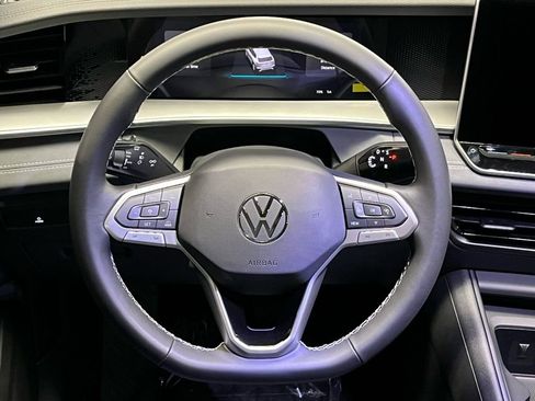 New 2026 Volkswagen Tiguan SE AWD/4WD image 9
