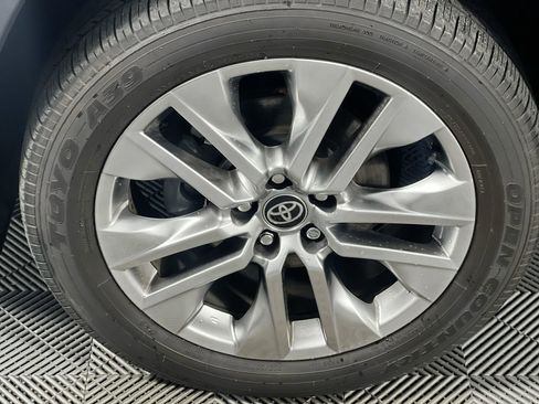 Used 2024 Toyota RAV4 XLE Premium image 11