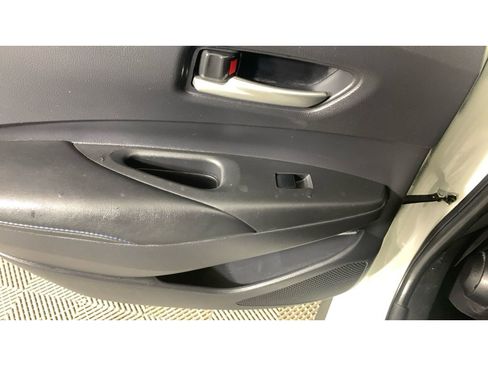 Used 2020 Toyota Corolla SE image 32