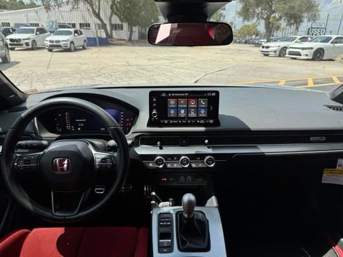 Used 2024 Honda Civic Type R image 9