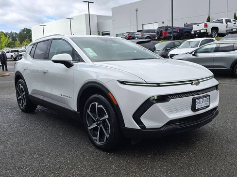 New 2026 Chevrolet Equinox EV LT AWD/4WD image 6