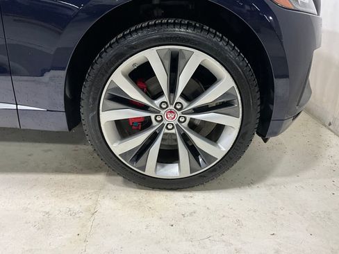 Used 2018 Jaguar F-PACE S image 10