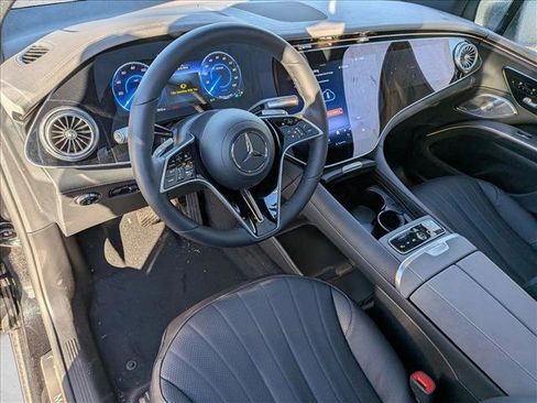 New 2026 Mercedes-Benz EQS 400 4MATIC SUV image 3