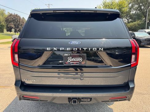 Used 2025 Ford Expedition Active AWD/4WD image 6