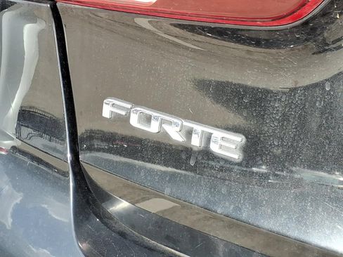 Used 2017 Kia Forte LX FWD image 10