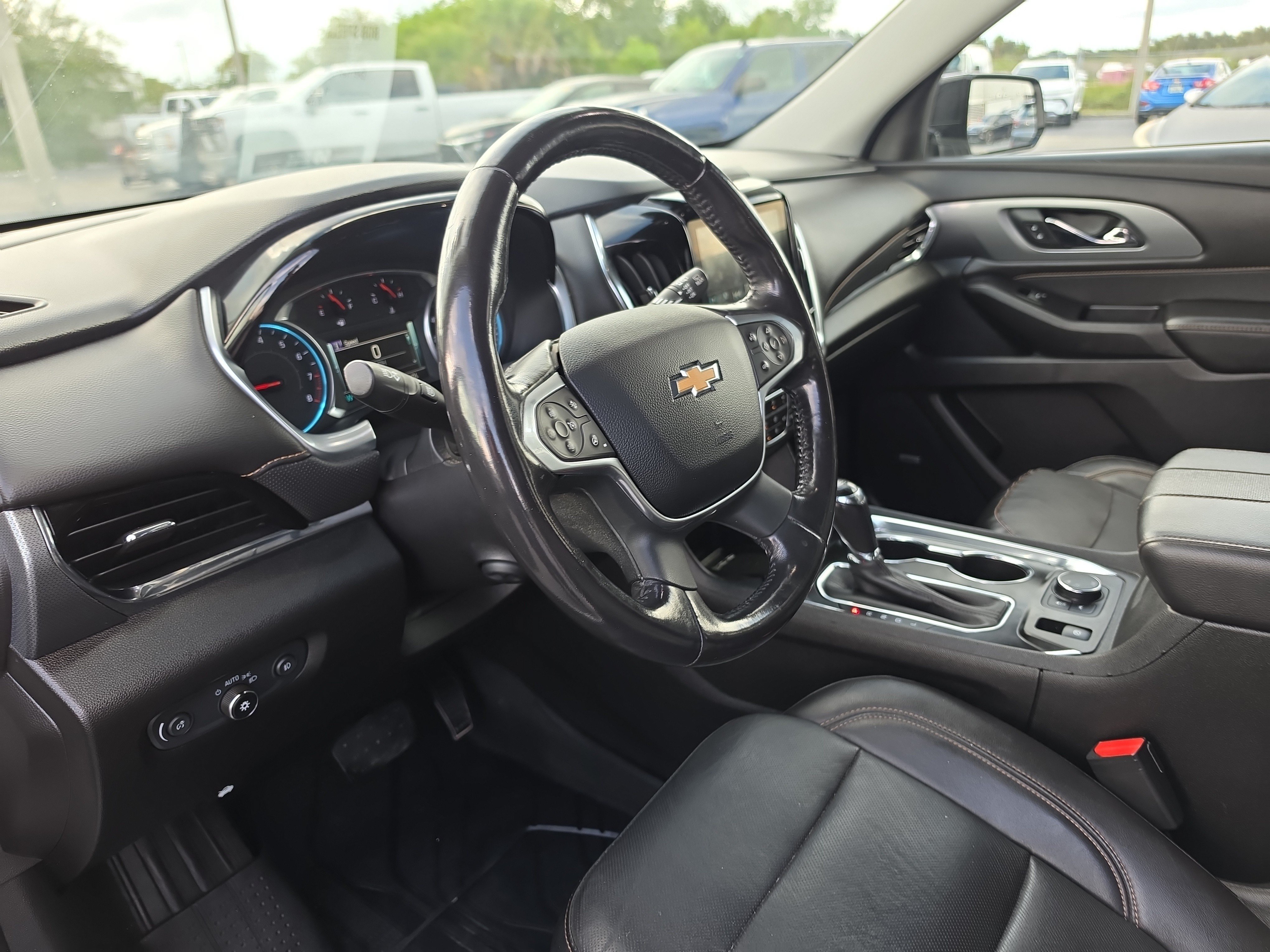 Certified 2019 Chevrolet Traverse Premier w/ Redline Edition AWD/4WD image 16