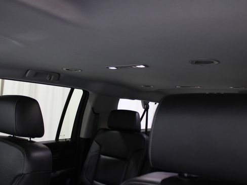 Used 2018 Chevrolet Suburban Premier image 26