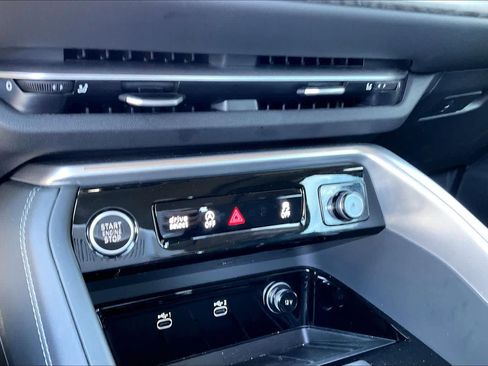 Used 2025 Audi Q5 Premium w/ Convenience Package image 30