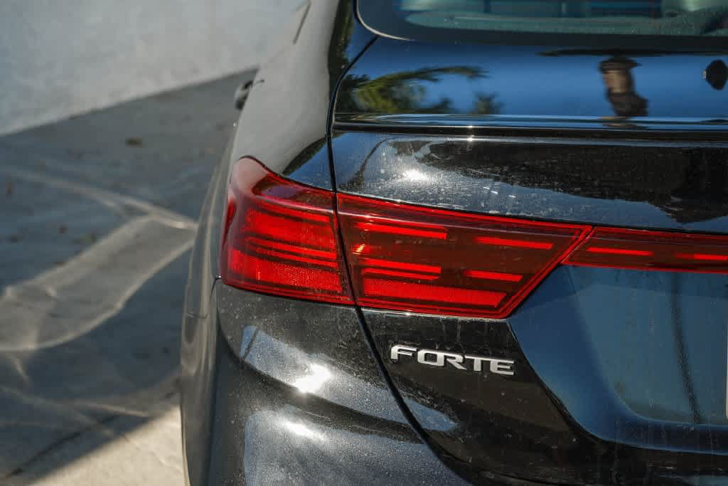 Used 2024 Kia Forte GT-Line w/ GT-Line Premium Package FWD image 7