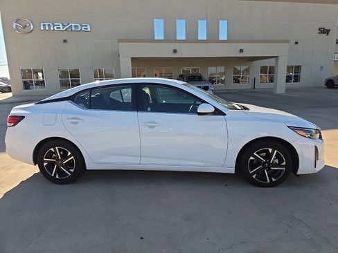Used 2024 Nissan Sentra SV image 6