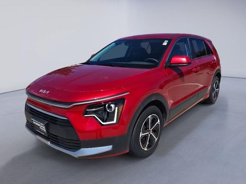 Used 2025 Kia Niro LX FWD image 1