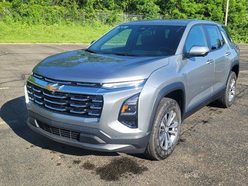 New 2026 Chevrolet Equinox LT w/ Convenience Package II FWD image 5