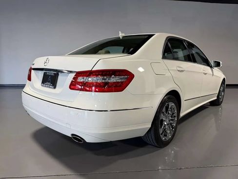 Used 2010 Mercedes-Benz E 350 Sedan image 4