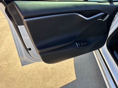 Used 2019 Tesla Model S Performance image 10