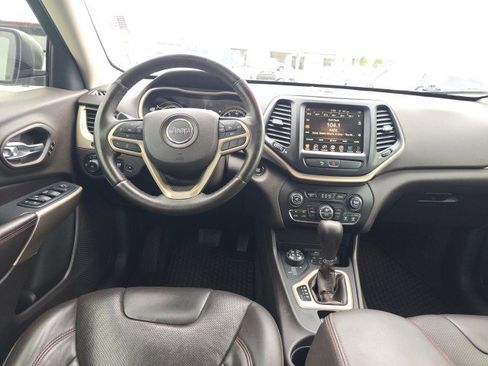 Used 2017 Jeep Cherokee Trailhawk image 21