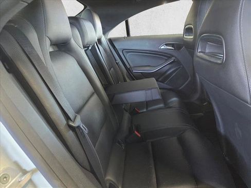 Used 2018 Mercedes-Benz CLA 250 image 17