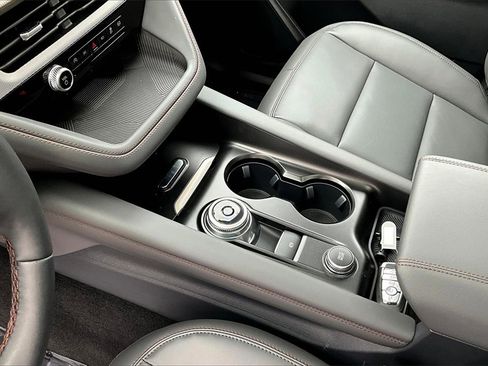 New 2025 Ford Explorer Active w/ Active Comfort Package image 24