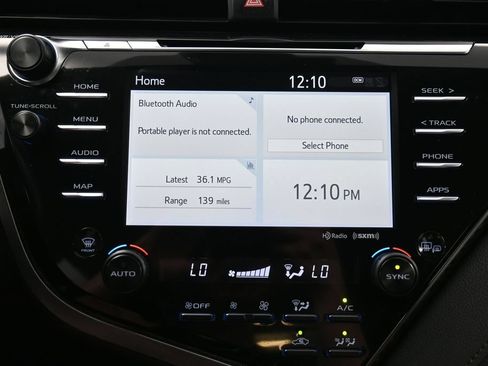 Used 2020 Toyota Camry XLE FWD image 12
