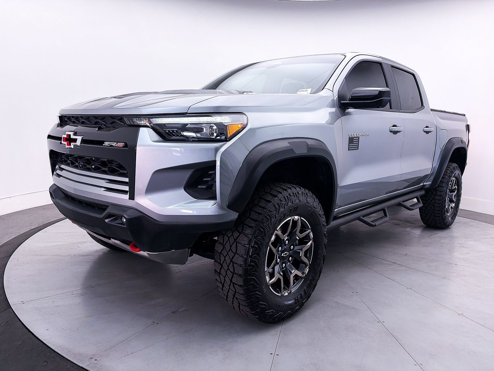 Used 2024 Chevrolet Colorado ZR2 w/ Technology Package AWD/4WD image 13
