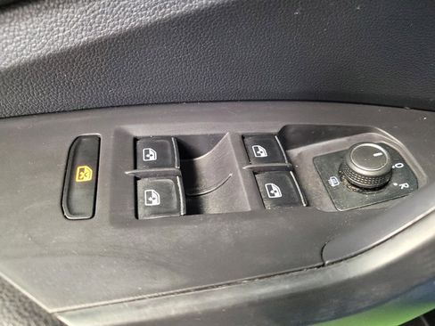 Used 2024 Volkswagen Jetta SE FWD image 27