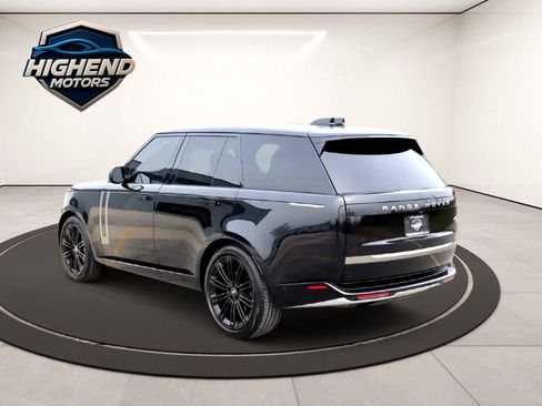 Used 2023 Land Rover Range Rover SE image 4