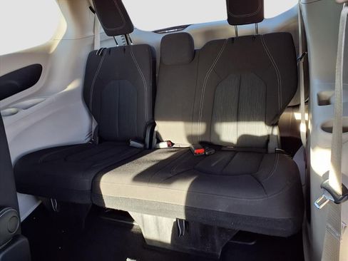 Used 2023 Chrysler Voyager LX image 26