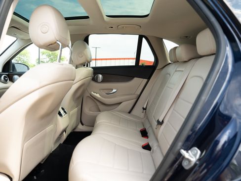 Used 2020 Mercedes-Benz GLC 300 4MATIC image 20